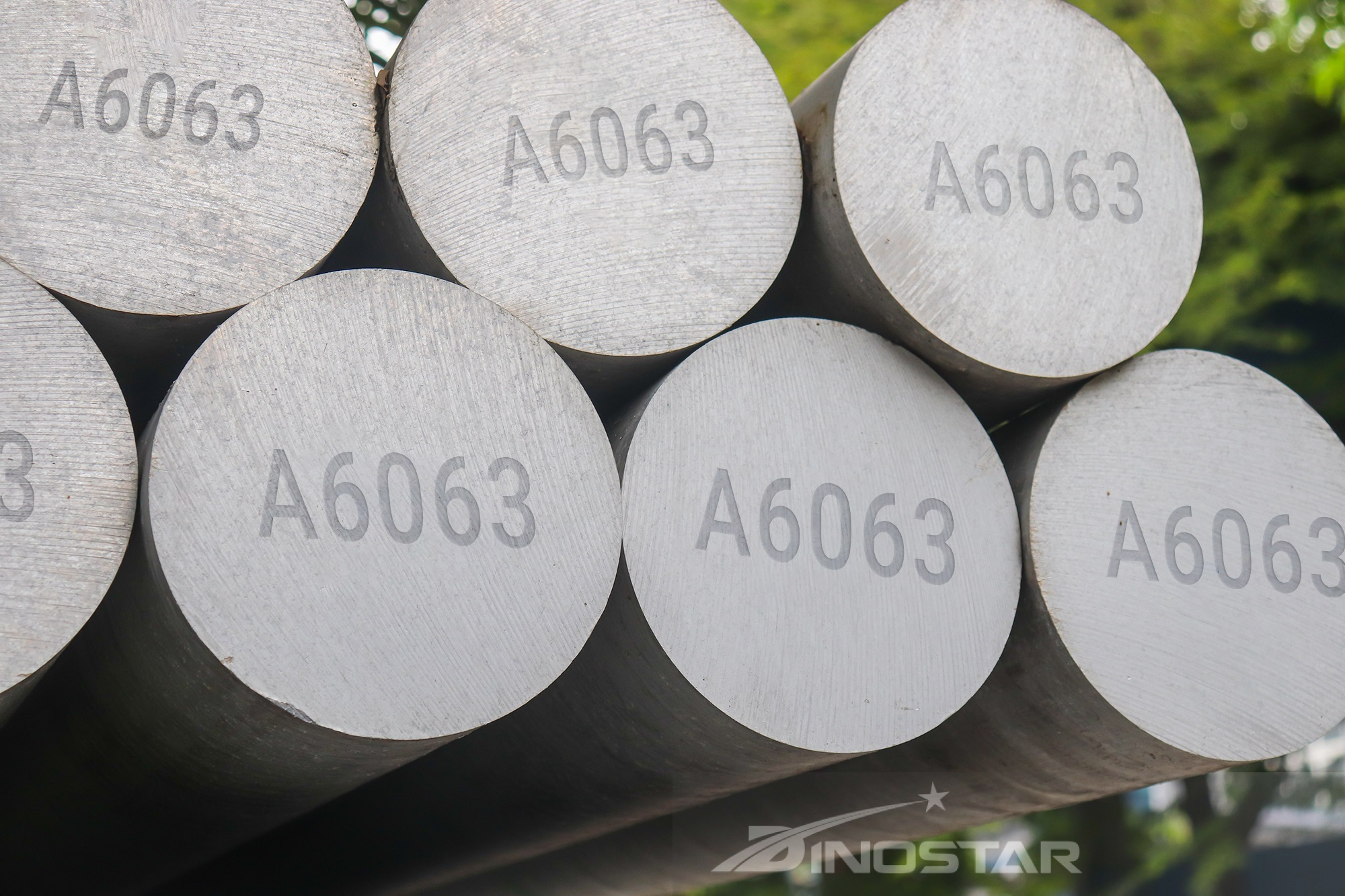 Hợp kim nhôm 6063 - T5 được hạ nhiệt bằng phương pháp lão hóa tự nhiên nên có độ cứng Wechsler cao nhất là 12.
